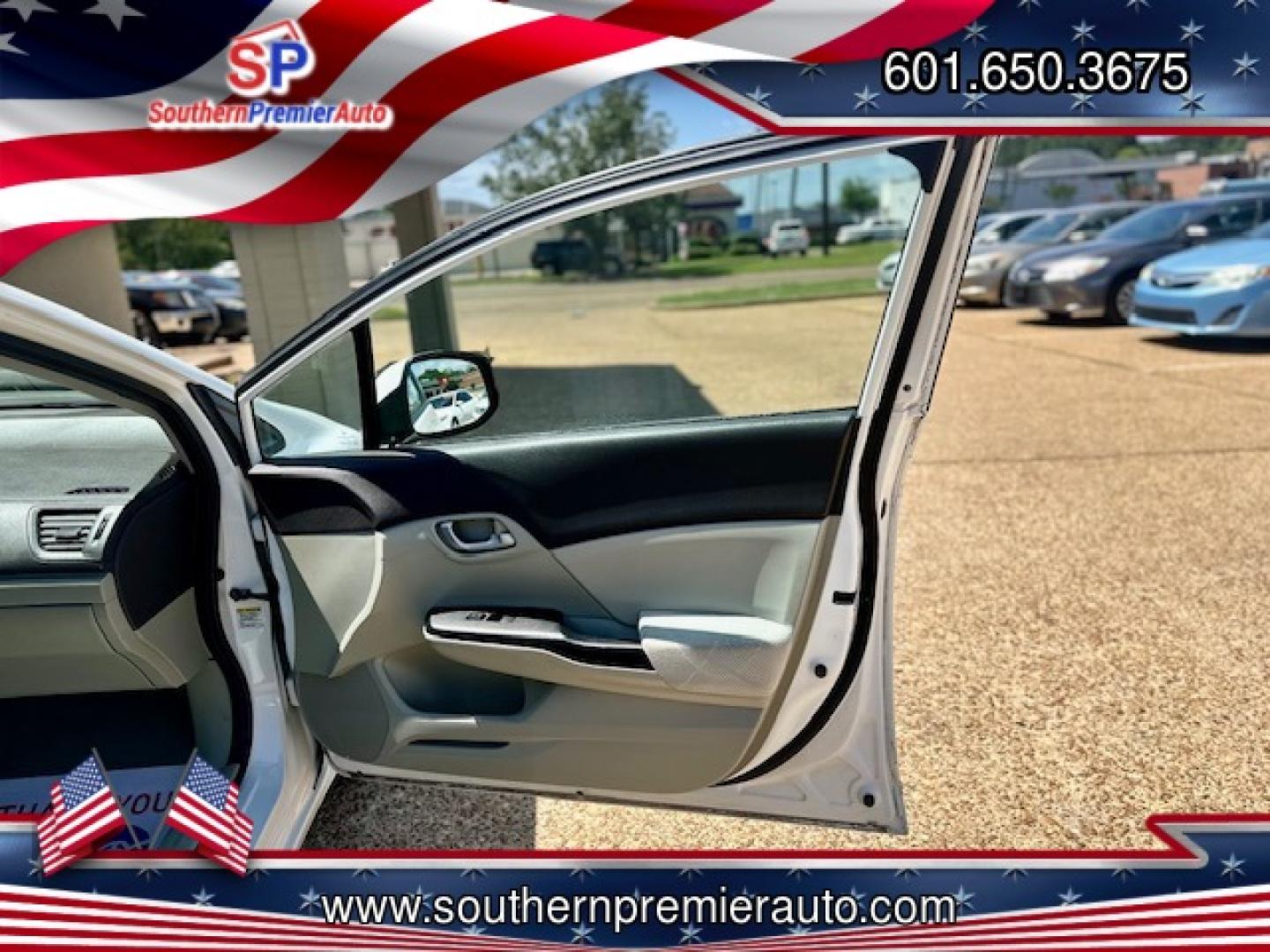 2012 WHITE HONDA CIVIC LX LX (2HGFB2F51CH) with an 1.8L L4 SOHC 16V engine, 5-Speed Automatic transmission, located at 922 W. Beacon St., Philadelphia, MS, 39350, (601) 650-3675, 32.770447, -89.127151 - Title: 2012 Honda Civic LX Sedan Year: 2012 Make: Honda Model: Civic Engine: 1.8L L4 SOHC 16V Body: SEDAN 4-DR Transmission: 5-Speed Automatic Drive Type: FWD Mpg City: 28 Mpg: 39 Trim: LX Sedan - Photo#11